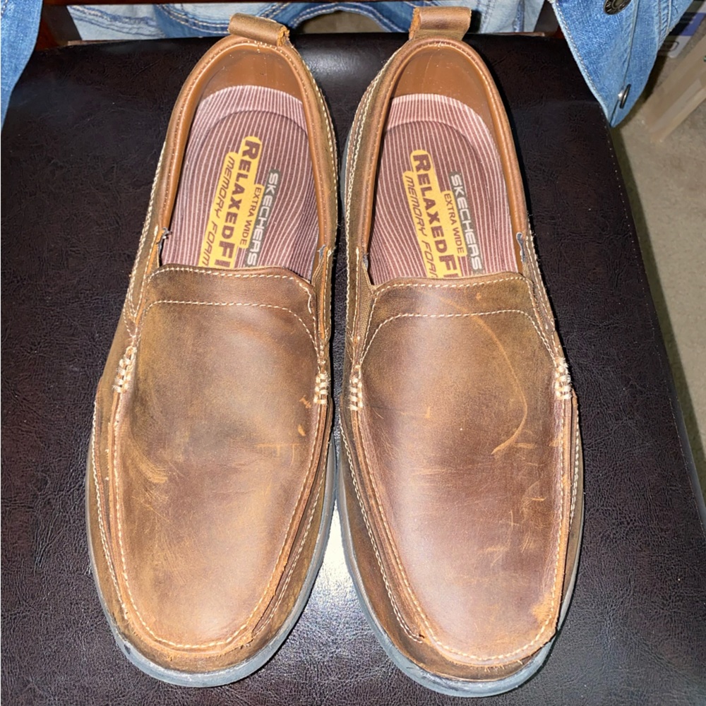 SKETCHERS BROWN LEATHER EXTRA WIDE RELAXED FIT SEVENO SLIP ON SHOES